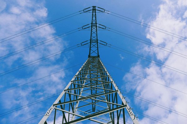 Quelle technologie de câblage est préférable pour une infrastructure réseau de grande entreprise?